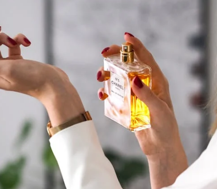 Applying Perfume